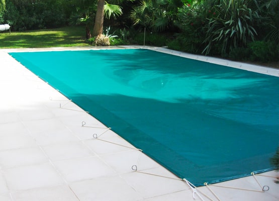 Couverture d'hivernage pour piscine toile filtrante